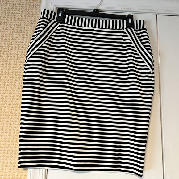 Elle Black & White Striped Pull On Stretch Skirt - Medium - Picture 3 of 6